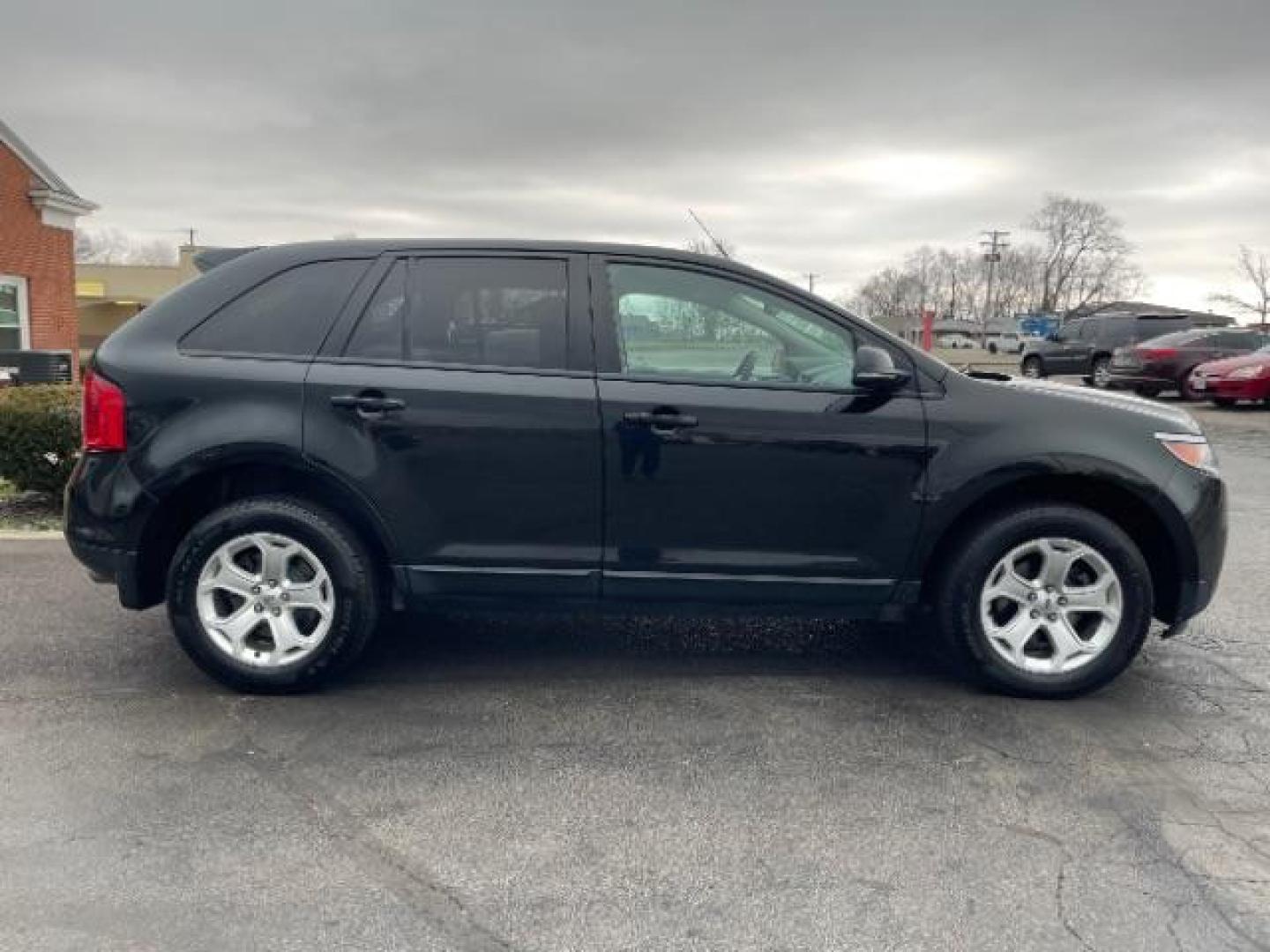 2014 Tuxedo Black Metallic Ford Edge SEL AWD (2FMDK4JC1EB) with an 3.5L V6 DOHC 24V engine, 6-Speed Automatic transmission, located at 1865 W 2nd St., Xenia, OH, 45385, (937) 372-7777, 39.681259, -83.961945 - Photo#5