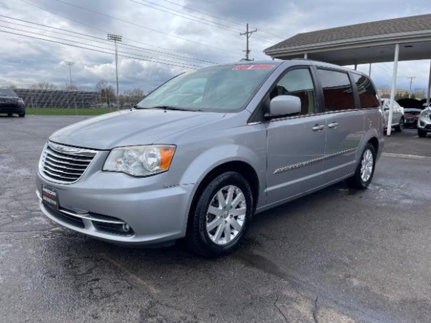 Used 2014 Chrysler Town & Country Touring with VIN 2C4RC1BG2ER402257 for sale in Xenia, OH