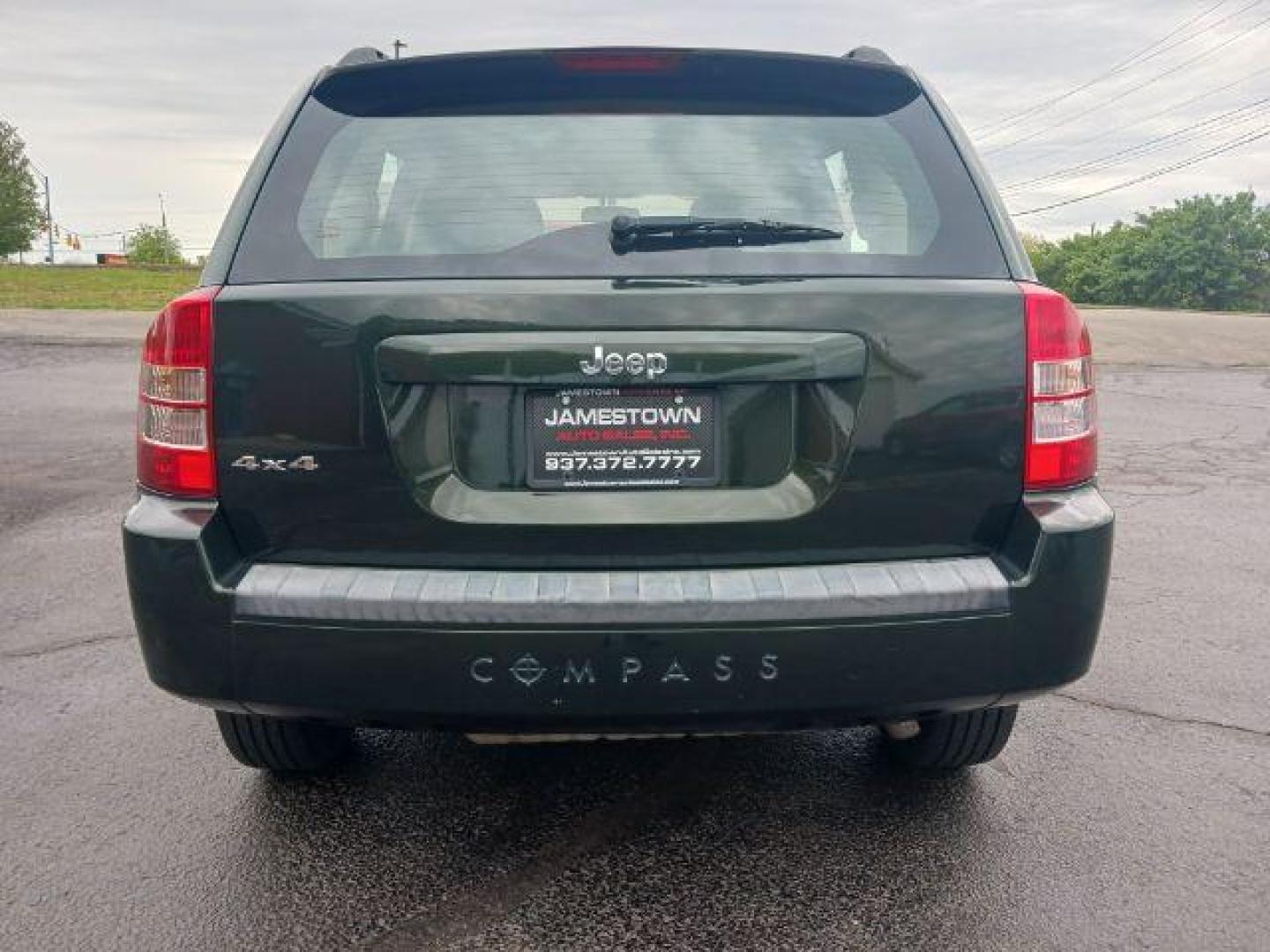 2010 Natural Green Pearl Jeep Compass Sport 4WD (1J4NF4FB7AD) with an 2.4L L4 DOHC 16V engine, located at 1865 W 2nd St., Xenia, OH, 45385, (937) 372-7777, 39.681259, -83.961945 - Photo#4