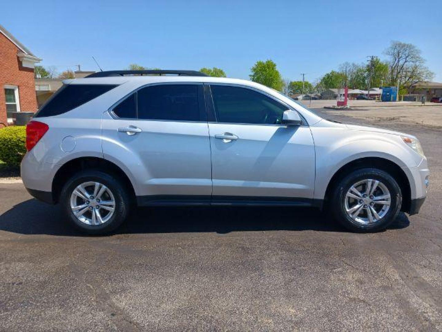 2012 Silver Ice Metallic Chevrolet Equinox 2LT 2WD (2GNALPEK4C1) with an 2.4L L4 DOHC 16V engine, 6-Speed Automatic transmission, located at 1865 W 2nd St., Xenia, OH, 45385, (937) 372-7777, 39.681259, -83.961945 - Photo#3