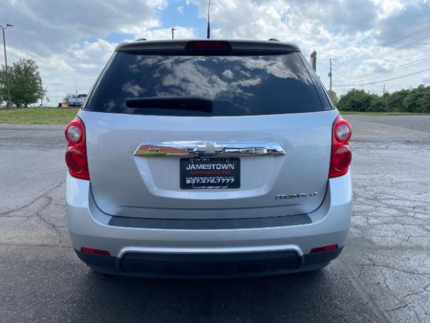 2011 Silver Ice Metallic Chevrolet Equinox 1LT 2WD (2GNALDEC3B1) with an 2.4L L4 DOHC 16V engine, 6-Speed Automatic transmission, located at 1865 W 2nd St., Xenia, OH, 45385, (937) 372-7777, 39.681259, -83.961945 - Photo#5