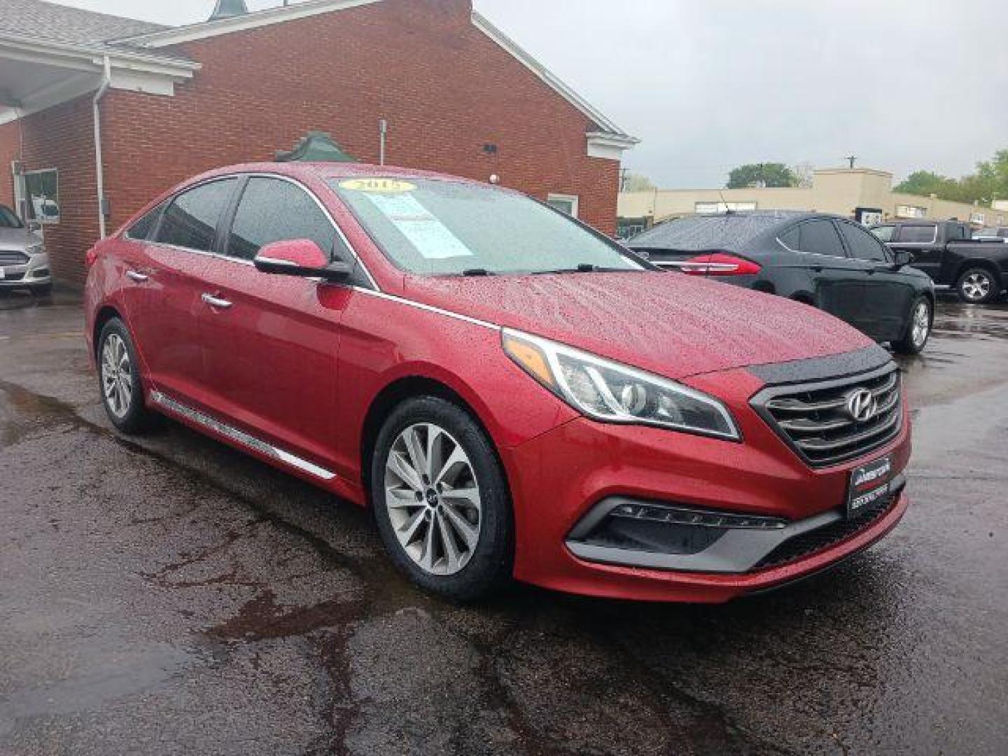 2015 Red Hyundai Sonata Sport (5NPE34AF7FH) with an 2.4L L4 DOHC 16V engine, 6-Speed Automatic transmission, located at 1865 W 2nd St., Xenia, OH, 45385, (937) 372-7777, 39.681259, -83.961945 - Photo#0