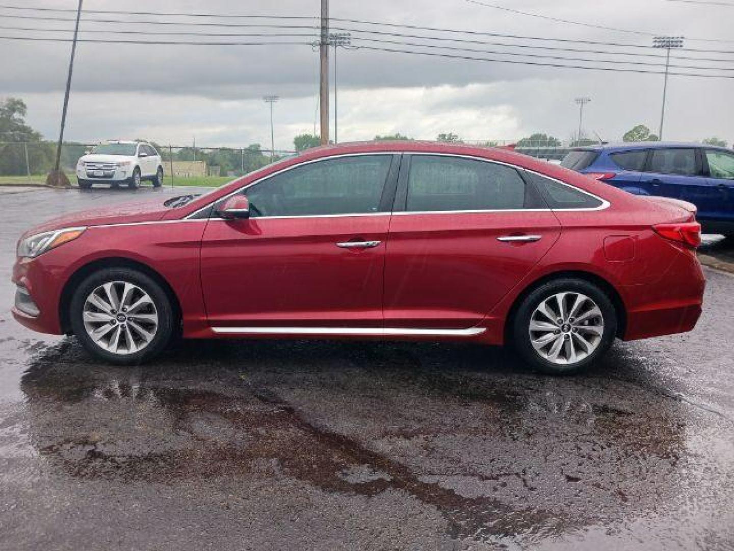 2015 Red Hyundai Sonata Sport (5NPE34AF7FH) with an 2.4L L4 DOHC 16V engine, 6-Speed Automatic transmission, located at 1865 W 2nd St., Xenia, OH, 45385, (937) 372-7777, 39.681259, -83.961945 - Photo#2