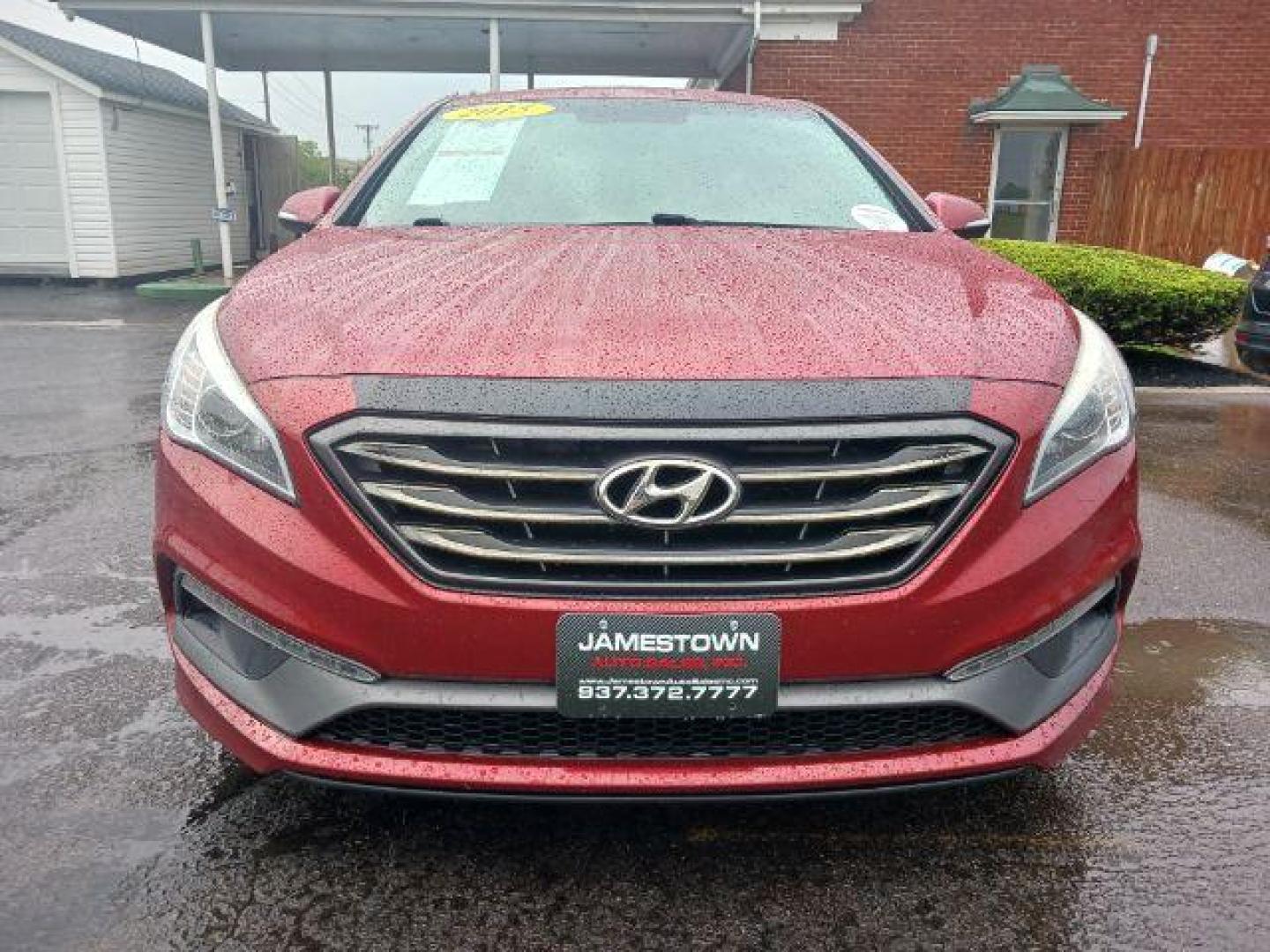 2015 Red Hyundai Sonata Sport (5NPE34AF7FH) with an 2.4L L4 DOHC 16V engine, 6-Speed Automatic transmission, located at 1865 W 2nd St., Xenia, OH, 45385, (937) 372-7777, 39.681259, -83.961945 - Photo#4