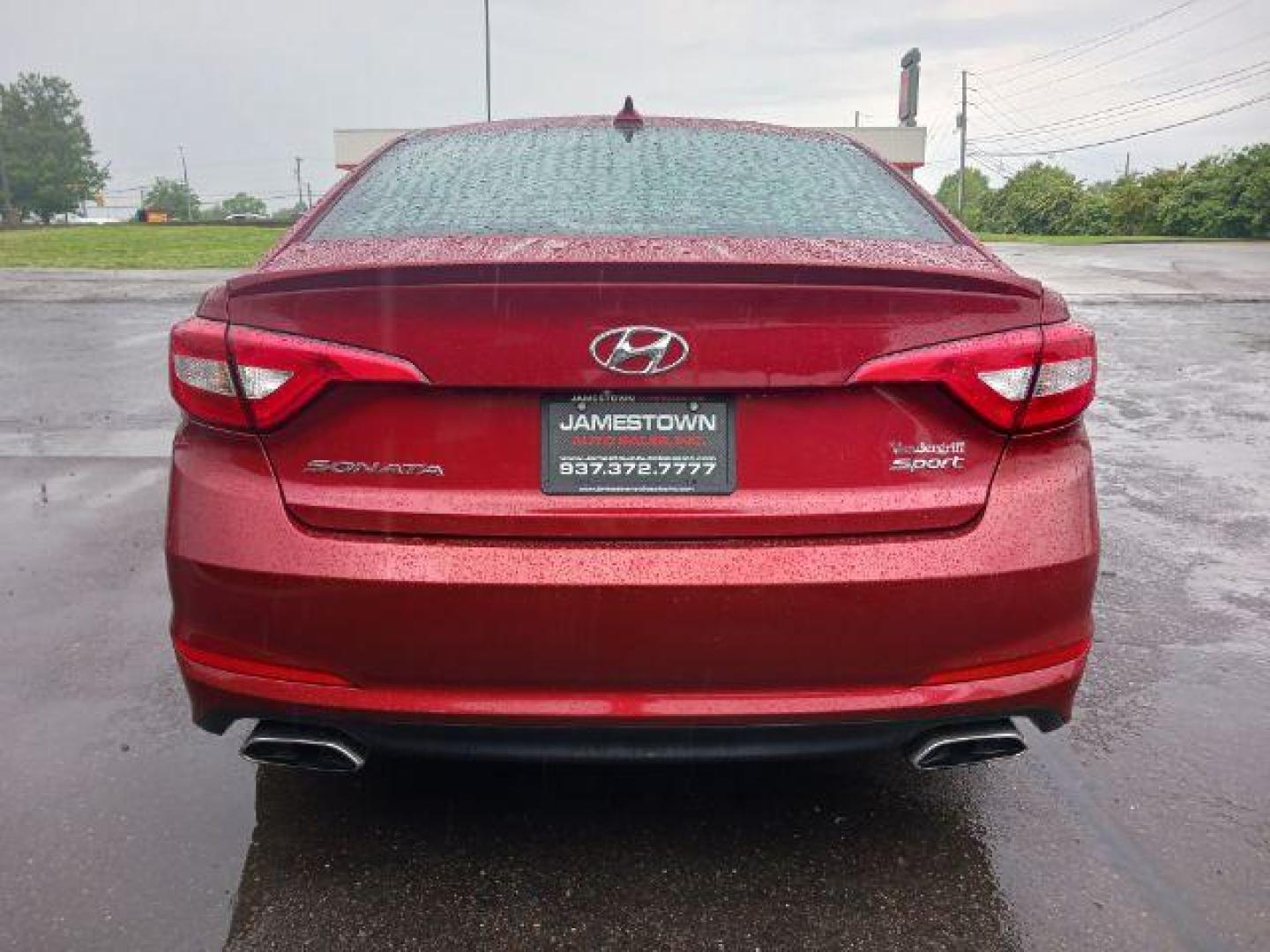 2015 Red Hyundai Sonata Sport (5NPE34AF7FH) with an 2.4L L4 DOHC 16V engine, 6-Speed Automatic transmission, located at 1865 W 2nd St., Xenia, OH, 45385, (937) 372-7777, 39.681259, -83.961945 - Photo#5