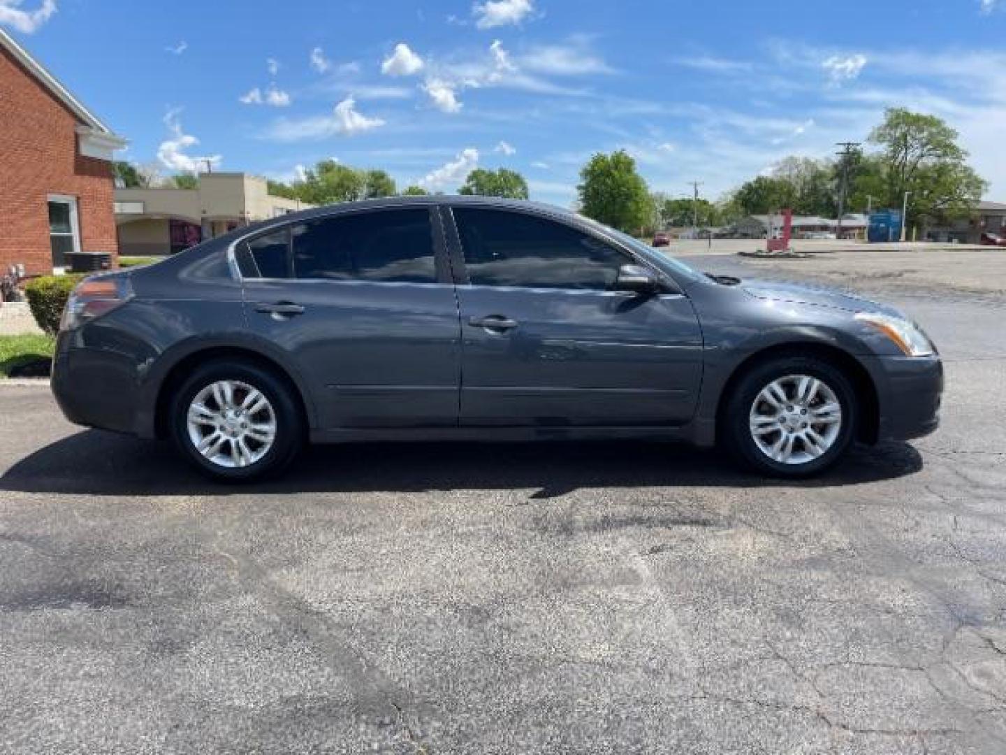 2012 Ocean Gray Metallic Nissan Altima 2.5 S (1N4AL2AP1CC) with an 2.5L L4 DOHC 16V engine, located at 1865 W 2nd St., Xenia, OH, 45385, (937) 372-7777, 39.681259, -83.961945 - Photo#2