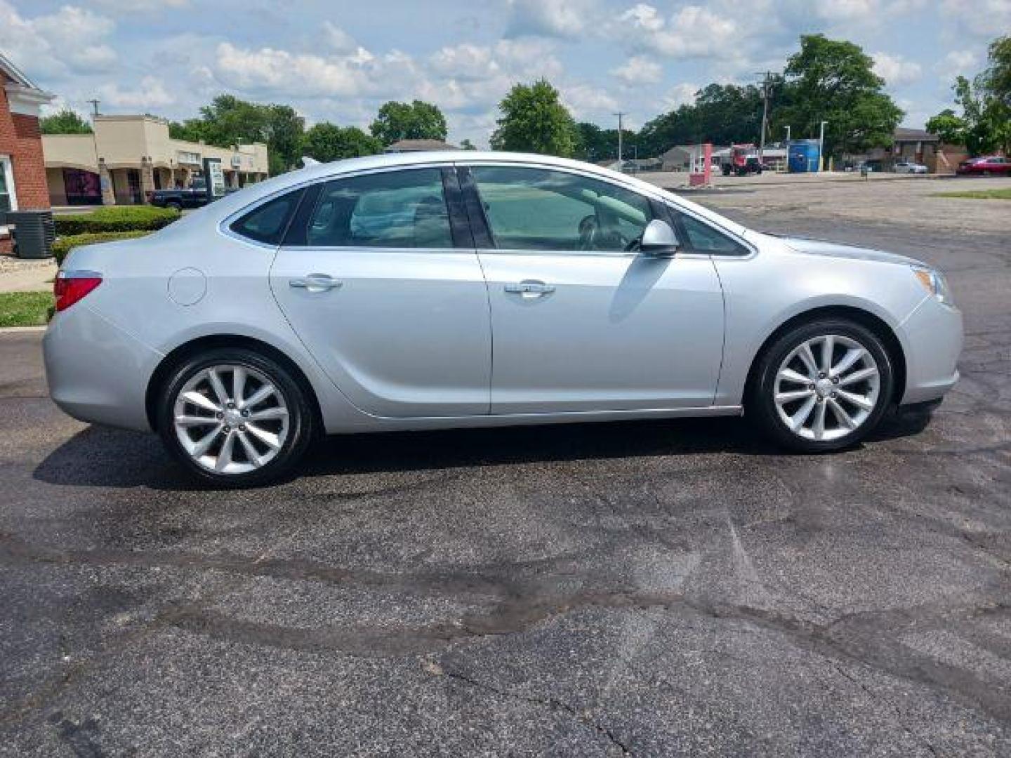 2014 Quicksilver Metallic Buick Verano Convenience (1G4PR5SK5E4) with an 2.4L L4 DOHC 16V FFV engine, 6-Speed Automatic transmission, located at 1865 W 2nd St., Xenia, OH, 45385, (937) 372-7777, 39.681259, -83.961945 - Photo#3