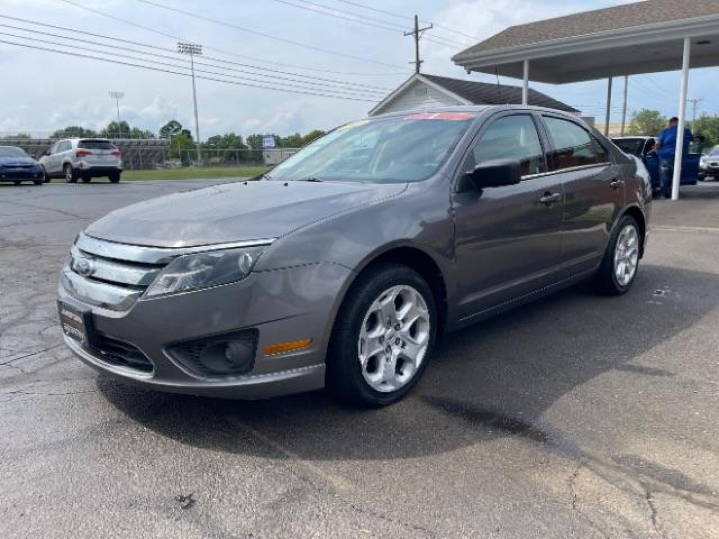 2011 Gray Ford Fusion V6 SE (3FAHP0HG5BR) with an 3.0L V6 DOHC 24V engine, located at 1865 W 2nd St., Xenia, OH, 45385, (937) 372-7777, 39.681259, -83.961945 - Photo#1