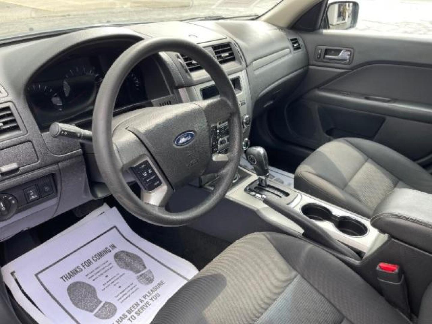 2011 Gray Ford Fusion V6 SE (3FAHP0HG5BR) with an 3.0L V6 DOHC 24V engine, located at 1865 W 2nd St., Xenia, OH, 45385, (937) 372-7777, 39.681259, -83.961945 - Photo#6