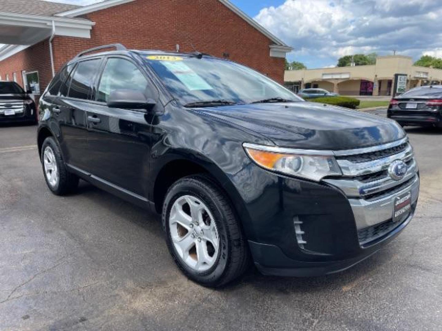 2013 Tuxedo Black Metallic Ford Edge SE AWD (2FMDK4GC6DB) with an 3.5L V6 DOHC 24V engine, 6-Speed Automatic transmission, located at 1865 W 2nd St., Xenia, OH, 45385, (937) 372-7777, 39.681259, -83.961945 - Photo#0