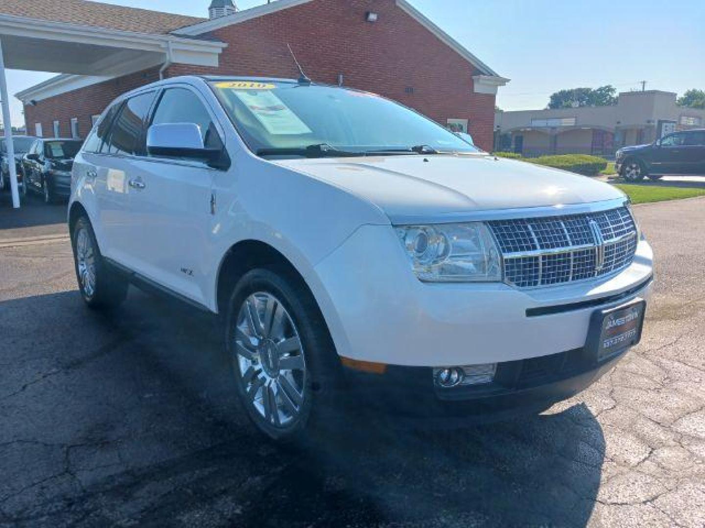 2010 White Platinum Metallic Tri Coat Lincoln MKX FWD (2LMDJ6JC1AB) with an 3.5L V6 DOHC 24V engine, 6-Speed Automatic transmission, located at 1865 W 2nd St., Xenia, OH, 45385, (937) 372-7777, 39.681259, -83.961945 - Photo#0