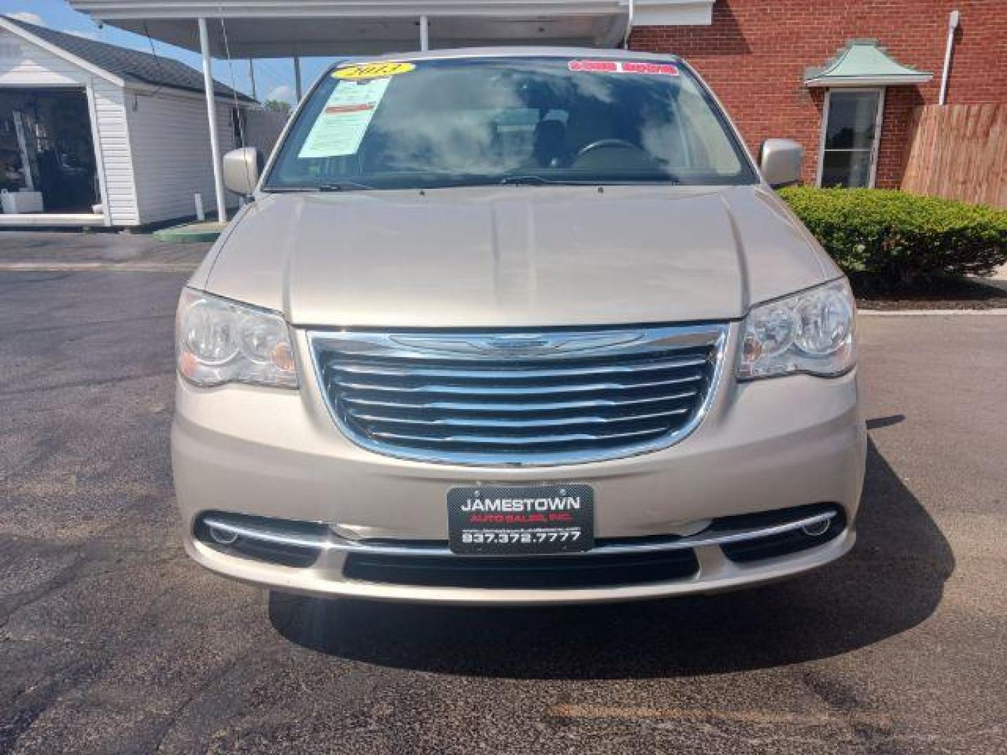 2013 Cashmere Pearl Chrysler Town and Country SPORTS VAN (2C4RC1BG1DR) with an 3.6L V6 DOHC 24V engine, 6-Speed Automatic transmission, located at 1865 W 2nd St., Xenia, OH, 45385, (937) 372-7777, 39.681259, -83.961945 - Photo#4