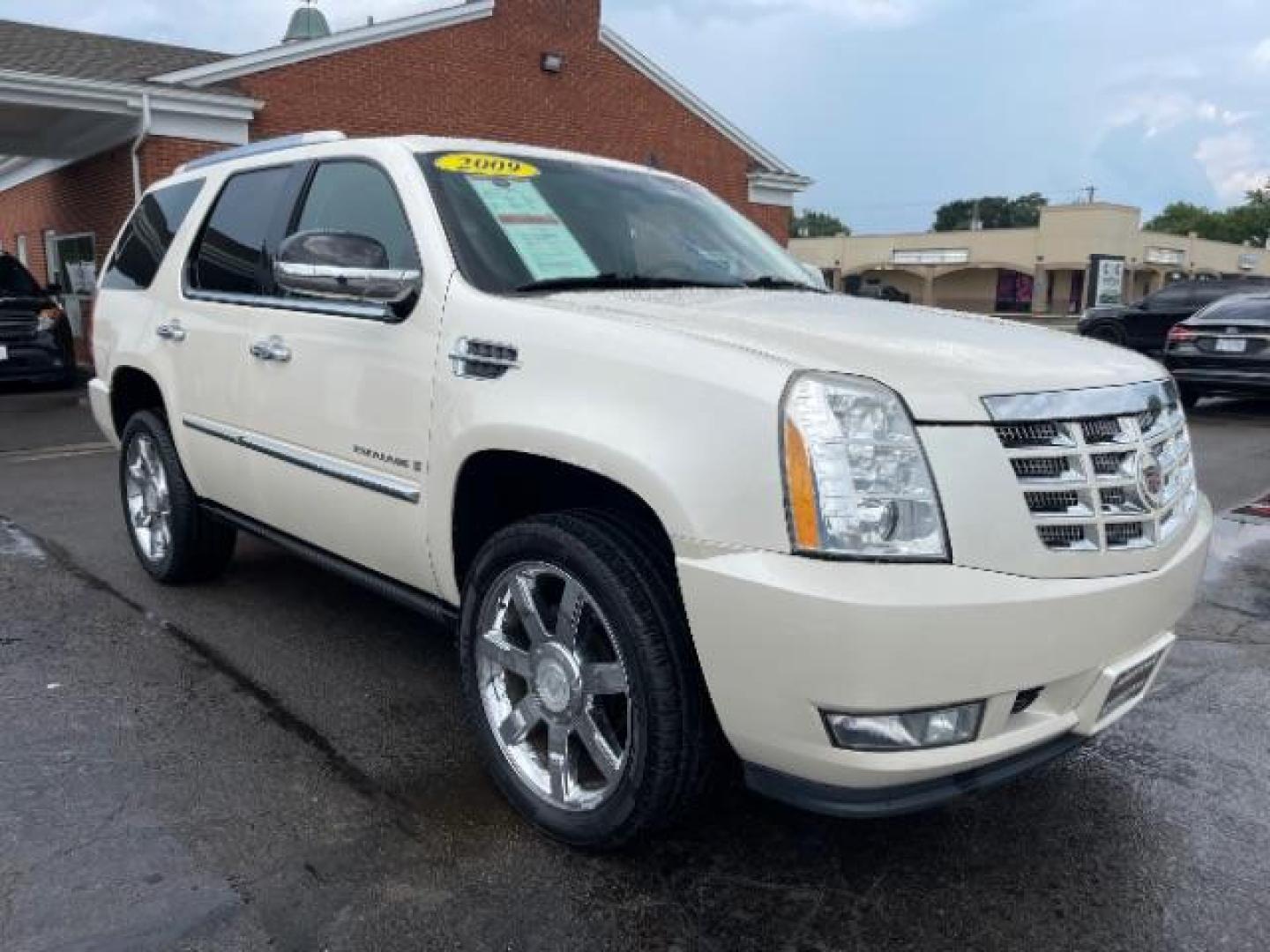 2009 White Diamond Cadillac Escalade SPORT UTILITY 4-DR (1GYFK23239R) with an 6.2L V8 OHV 16V FFV engine, 6-Speed Automatic transmission, located at 1865 W 2nd St., Xenia, OH, 45385, (937) 372-7777, 39.681259, -83.961945 - Third Row - Photo#0