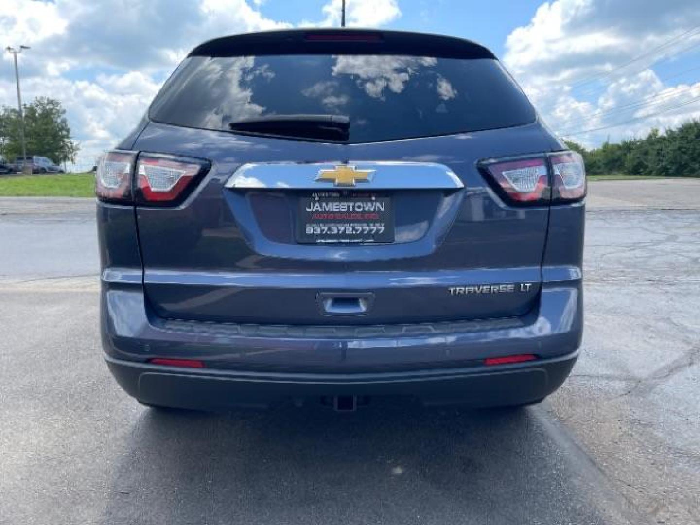 2013 Atlantis Blue Metallic Chevrolet Traverse 1LT FWD (1GNKRGKD5DJ) with an 3.6L V6 DOHC 24V engine, 6-Speed Automatic transmission, located at 1865 W 2nd St., Xenia, OH, 45385, (937) 372-7777, 39.681259, -83.961945 - Photo#4