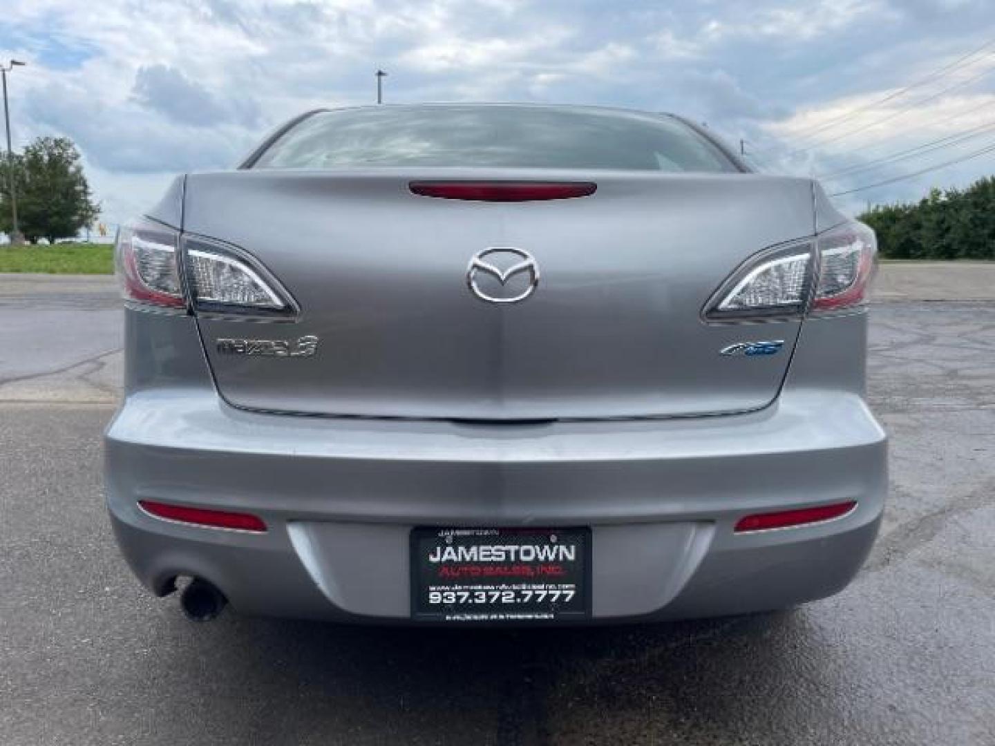 2012 Liquid Silver Metallic Mazda MAZDA3 i Touring 4-Door (JM1BL1V70C1) with an 2.0L L4 DOHC 16V engine, located at 1865 W 2nd St., Xenia, OH, 45385, (937) 372-7777, 39.681259, -83.961945 - Photo#5