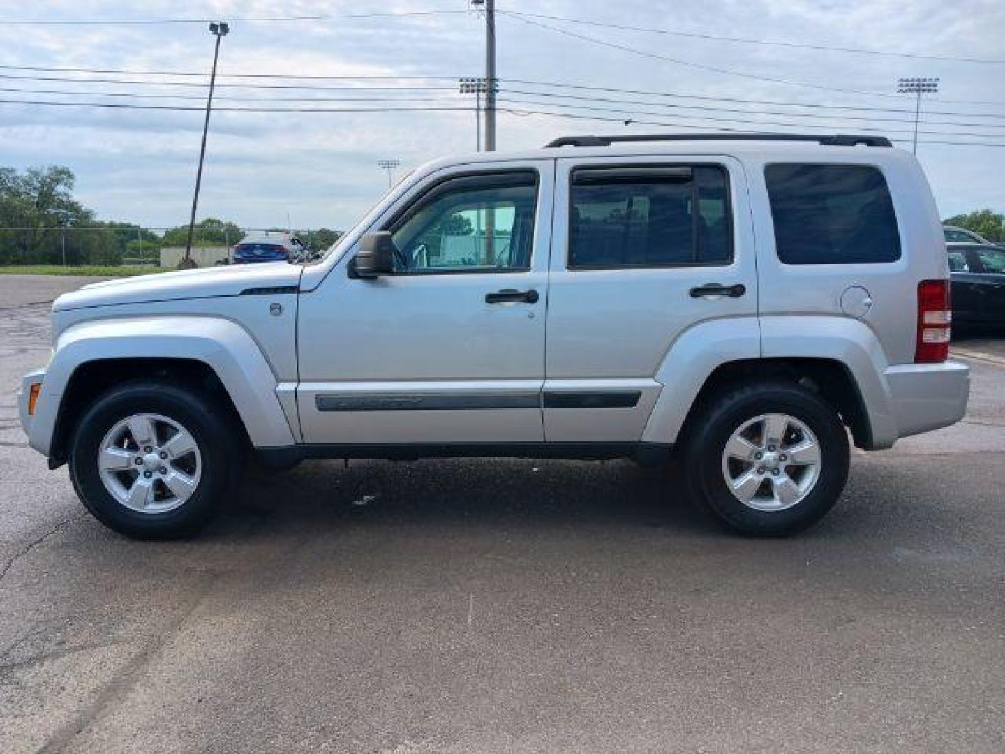 2012 Bright Silver Metallic Jeep Liberty Sport 4WD (1C4PJMAK8CW) with an 3.7L V6 SOHC 12V engine, 4-Speed Automatic transmission, located at 1865 W 2nd St., Xenia, OH, 45385, (937) 372-7777, 39.681259, -83.961945 - Photo#2