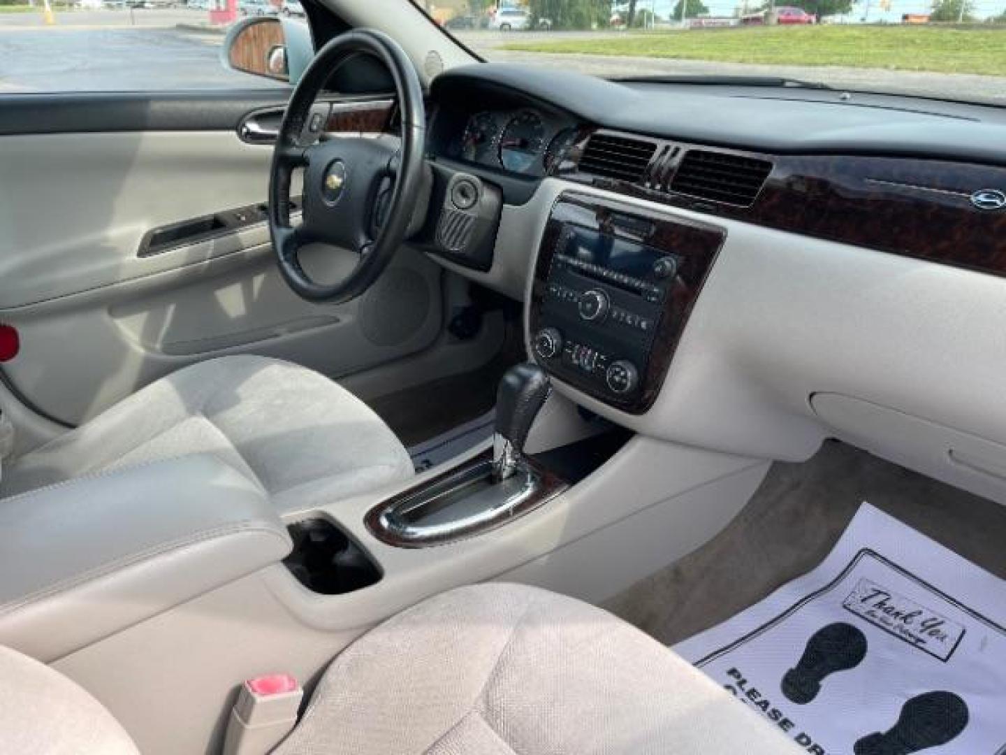 2013 White Chevrolet Impala LT (Fleet) (2G1WG5E3XD1) with an 3.6L V6 DOHC 16V FFV engine, 6-Speed Automatic transmission, located at 1865 W 2nd St., Xenia, OH, 45385, (937) 372-7777, 39.681259, -83.961945 - Photo#8