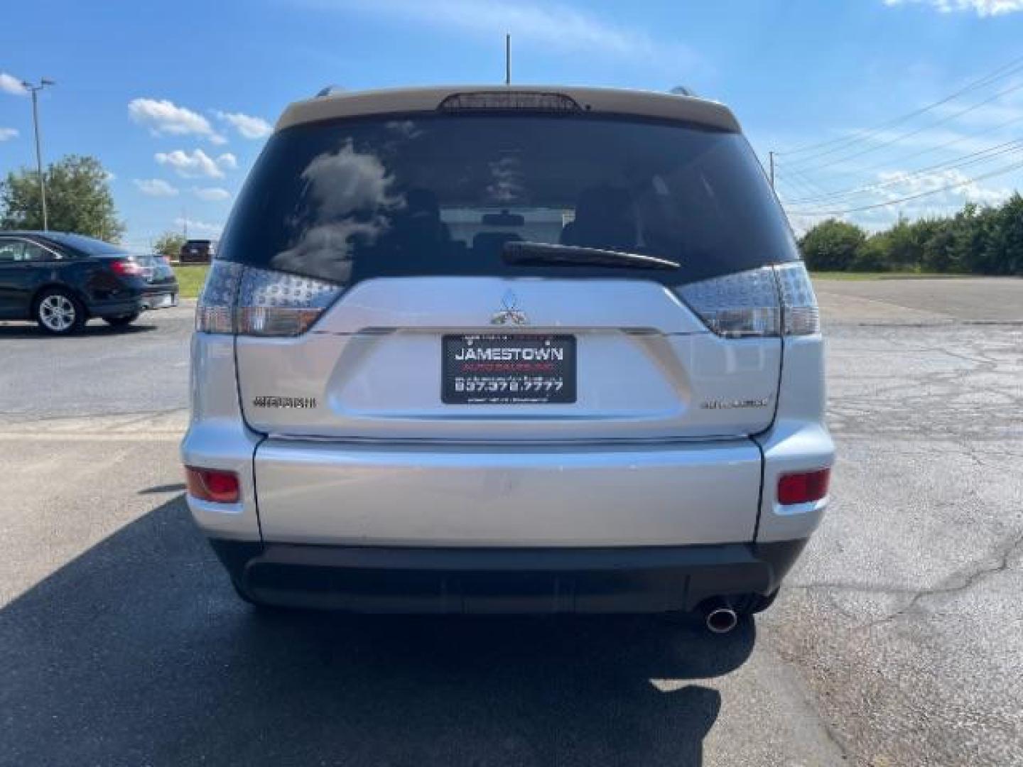 2013 Cool Silver Metallic Mitsubishi Outlander SE AWC (JA4JT3AW3DU) with an 2.4L L4 DOHC 16V engine, 6-Speed Automatic transmission, located at 1865 W 2nd St., Xenia, OH, 45385, (937) 372-7777, 39.681259, -83.961945 - Photo#5