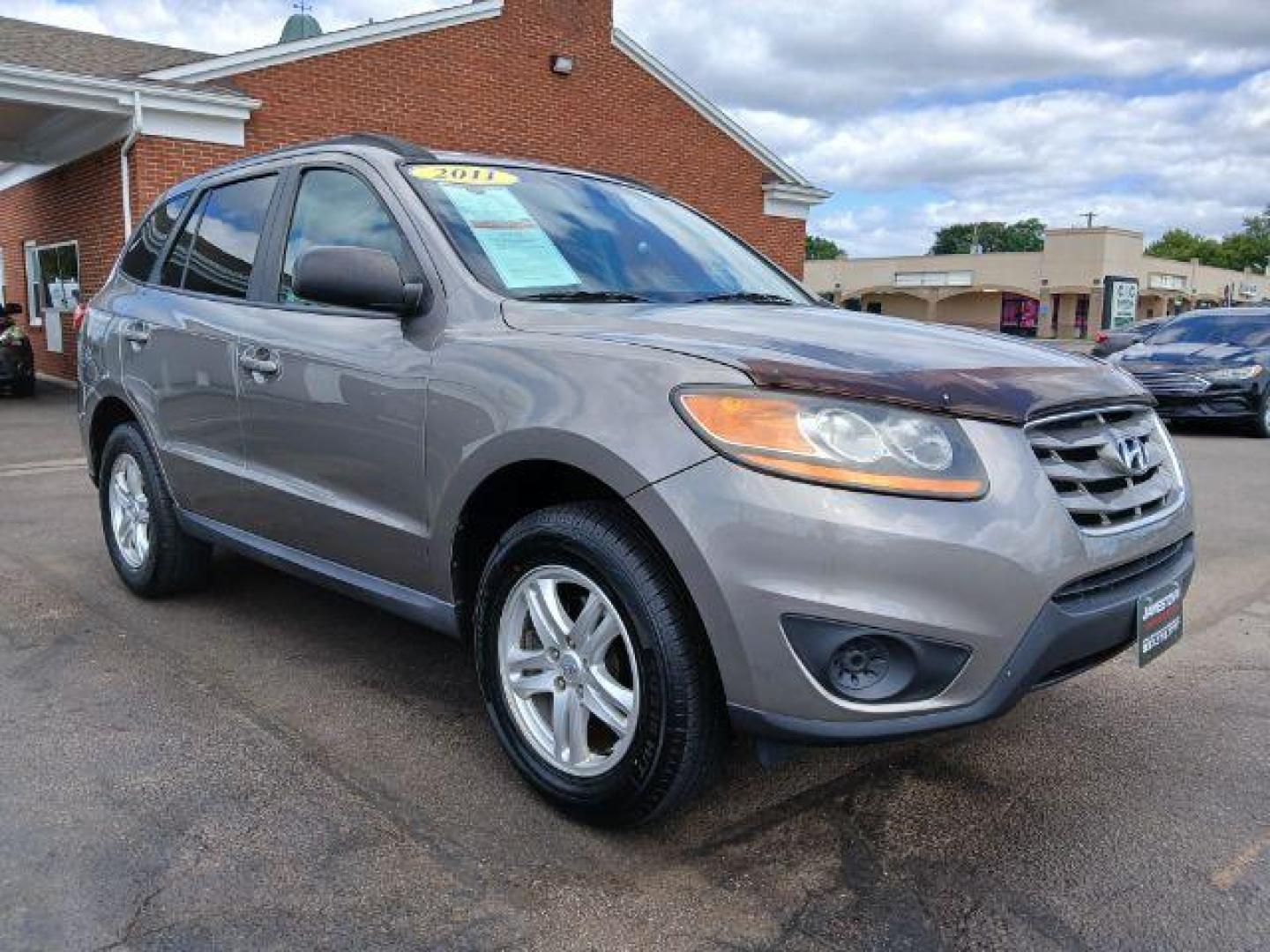 2011 Gray Hyundai Santa Fe GLS 3.5 FWD (5XYZG4AG8BG) with an 3.5L V6 DOHC 24V engine, 6-Speed Automatic transmission, located at 1865 W 2nd St., Xenia, OH, 45385, (937) 372-7777, 39.681259, -83.961945 - Photo#0