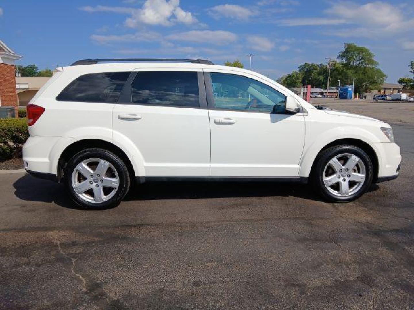 2012 White Dodge Journey SXT AWD (3C4PDDBG1CT) with an 3.6L V6 DOHC 24V engine, 6-Speed Automatic transmission, located at 1865 W 2nd St., Xenia, OH, 45385, (937) 372-7777, 39.681259, -83.961945 - Photo#3