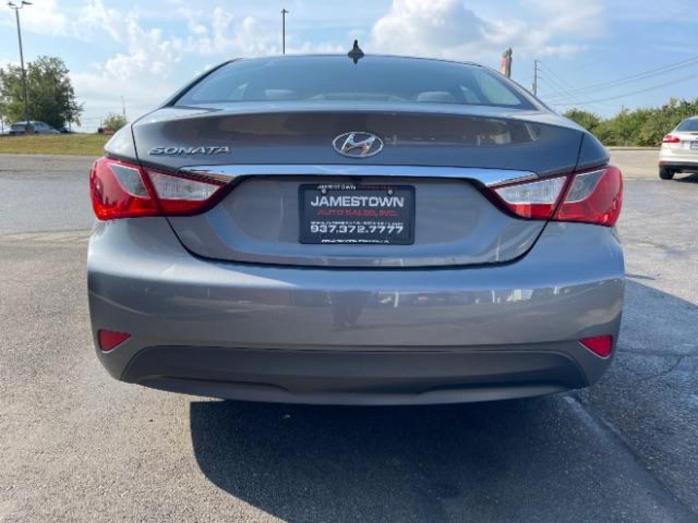 2014 Harbor Gray Metallic Hyundai Sonata GLS (5NPEB4AC1EH) with an 2.4L L4 DOHC 16V engine, 6-Speed Automatic transmission, located at 1865 W 2nd St., Xenia, OH, 45385, (937) 372-7777, 39.681259, -83.961945 - Photo#5