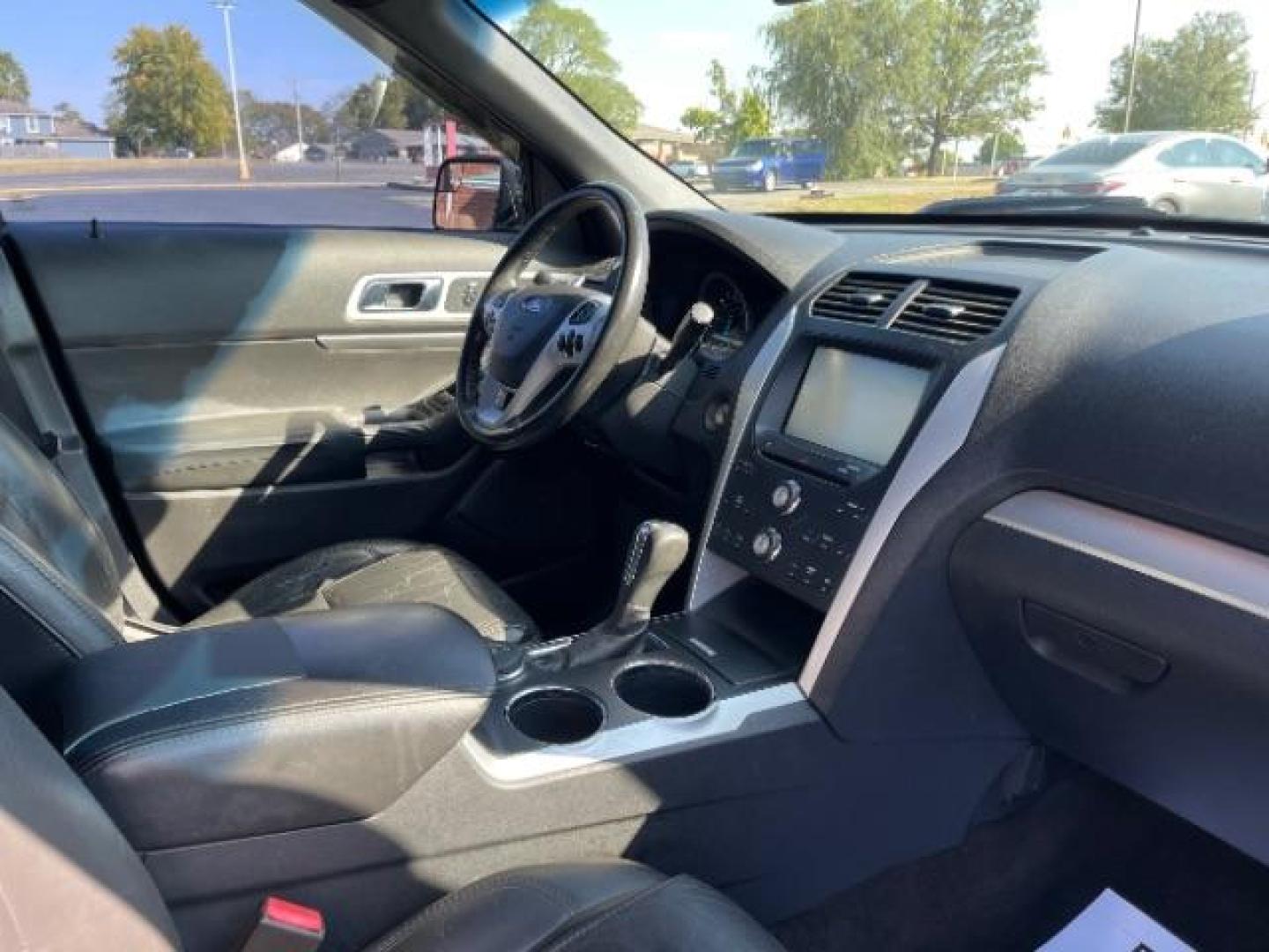 2012 Black Ford Explorer XLT 4WD (1FMHK8D83CG) with an 3.5L V6 DOHC 24V engine, 6-Speed Automatic transmission, located at 1865 W 2nd St., Xenia, OH, 45385, (937) 372-7777, 39.681259, -83.961945 - Photo#7