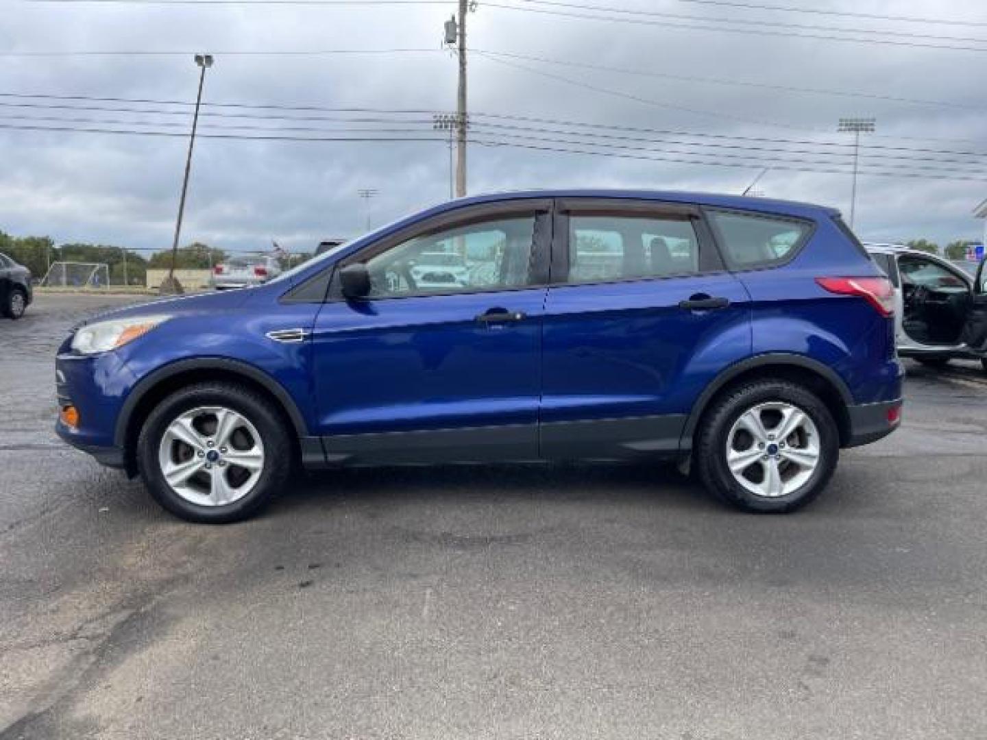 2014 Deep Impact Blue Ford Escape S FWD (1FMCU0F71EU) with an 2.5L L4 DOHC 16V engine, 6-Speed Automatic transmission, located at 1865 W 2nd St., Xenia, OH, 45385, (937) 372-7777, 39.681259, -83.961945 - Photo#5