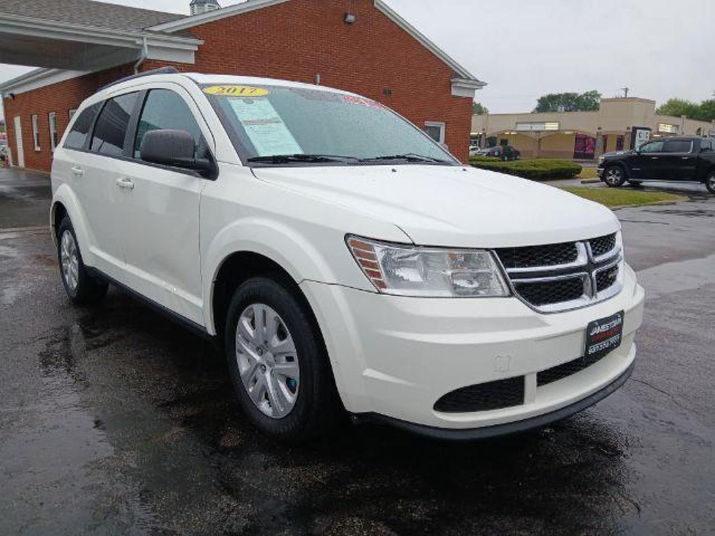 2017 Whtie Noise Tri-Coat Dodge Journey SE (3C4PDCAB5HT) with an 2.4L L4 DOHC 16V engine, 4-Speed Automatic transmission, located at 1865 W 2nd St., Xenia, OH, 45385, (937) 372-7777, 39.681259, -83.961945 - Photo#0