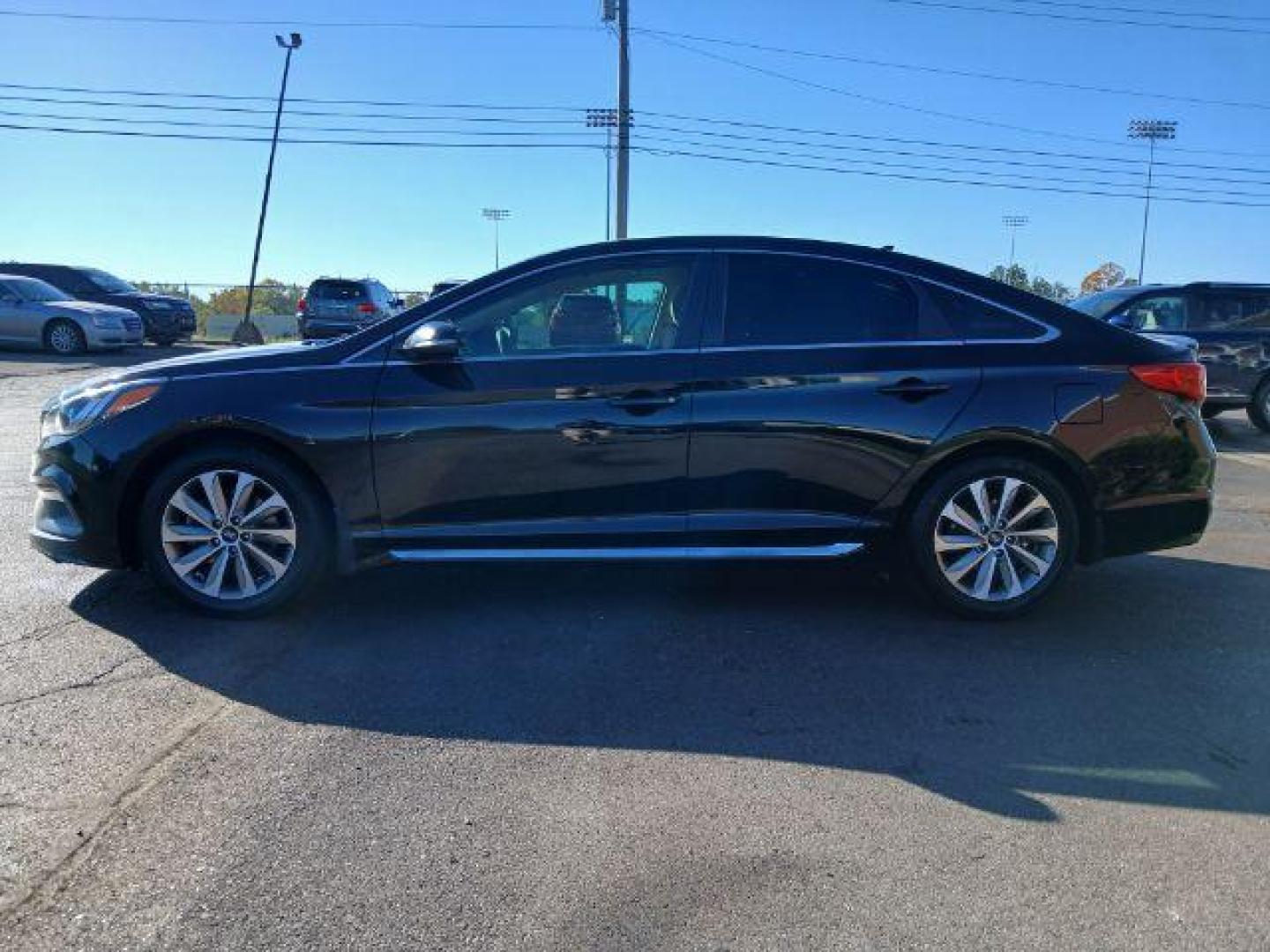 2015 Phantom Black Hyundai Sonata Sport (5NPE34AF2FH) with an 2.4L L4 DOHC 16V engine, 6-Speed Automatic transmission, located at 1865 W 2nd St., Xenia, OH, 45385, (937) 372-7777, 39.681259, -83.961945 - Photo#2