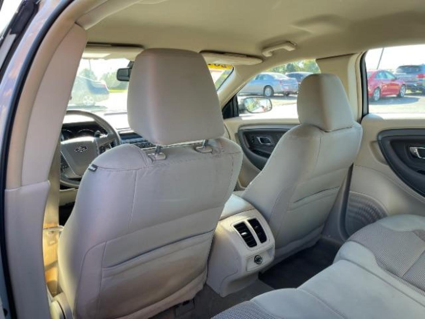 2011 White Suede Ford Taurus SEL FWD (1FAHP2EW5BG) with an 3.5L V6 DOHC 24V engine, 6-Speed Automatic transmission, located at 1865 W 2nd St., Xenia, OH, 45385, (937) 372-7777, 39.681259, -83.961945 - Photo#10