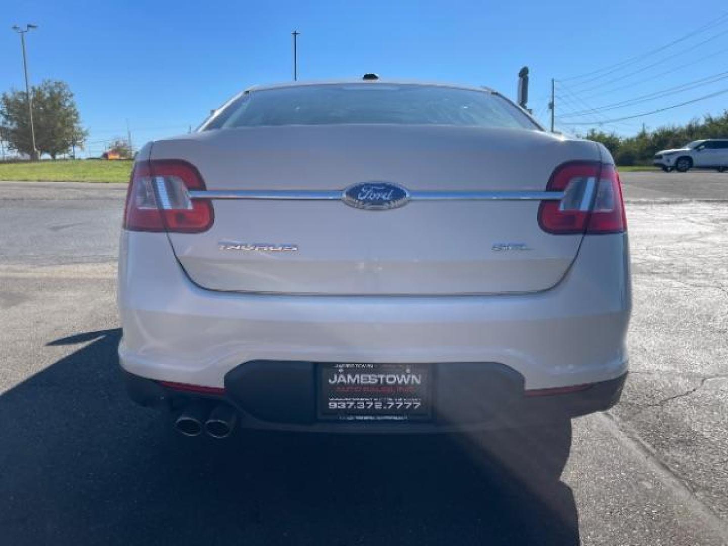 2011 White Suede Ford Taurus SEL FWD (1FAHP2EW5BG) with an 3.5L V6 DOHC 24V engine, 6-Speed Automatic transmission, located at 1865 W 2nd St., Xenia, OH, 45385, (937) 372-7777, 39.681259, -83.961945 - Photo#5