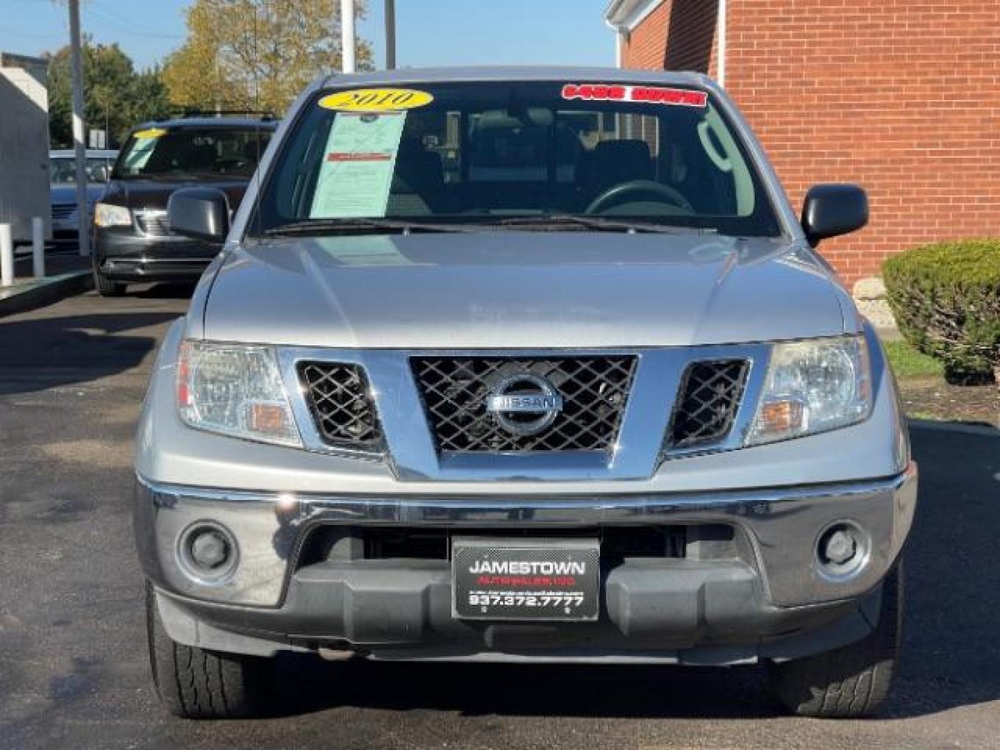 2010 Radiant Silver Metallic Nissan Frontier LE King Cab 4WD (1N6AD0CW5AC) with an 4.0L V6 DOHC 24V engine, 5-Speed Automatic transmission, located at 1865 W 2nd St., Xenia, OH, 45385, (937) 372-7777, 39.681259, -83.961945 - Photo#4