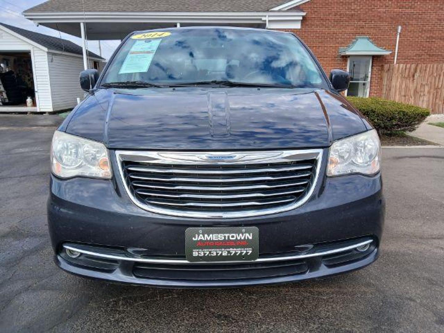 2014 Maximum Steel Metallic CC Chrysler Town and Country Touring (2C4RC1BG1ER) with an 3.6L V6 DOHC 24V engine, 6-Speed Automatic transmission, located at 1865 W 2nd St., Xenia, OH, 45385, (937) 372-7777, 39.681259, -83.961945 - Photo#4