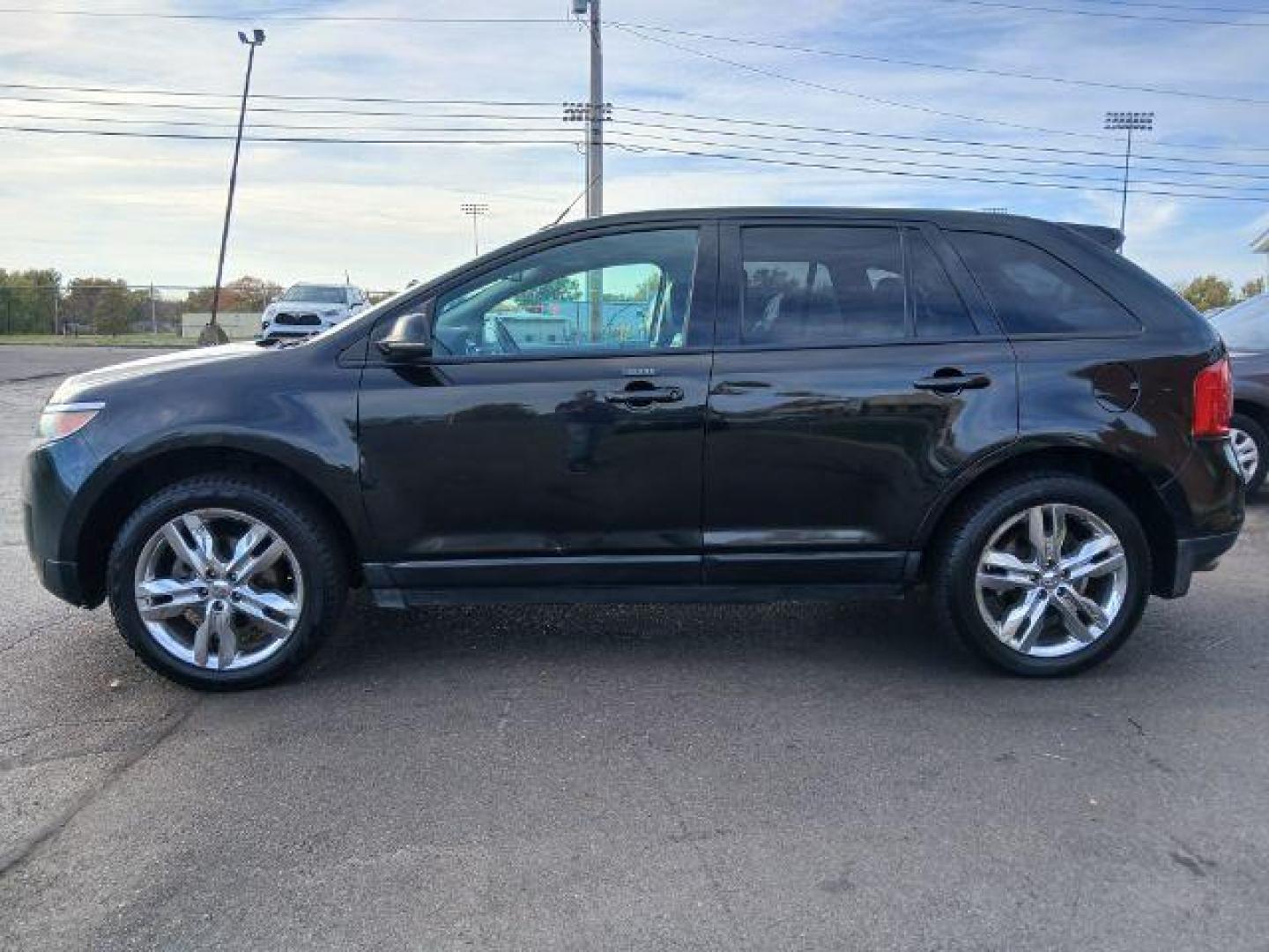 2012 Tuxedo Black Metallic Ford Edge SEL AWD (2FMDK4JC6CB) with an 3.5L V6 DOHC 24V engine, 6-Speed Automatic transmission, located at 1865 W 2nd St., Xenia, OH, 45385, (937) 372-7777, 39.681259, -83.961945 - Photo#2