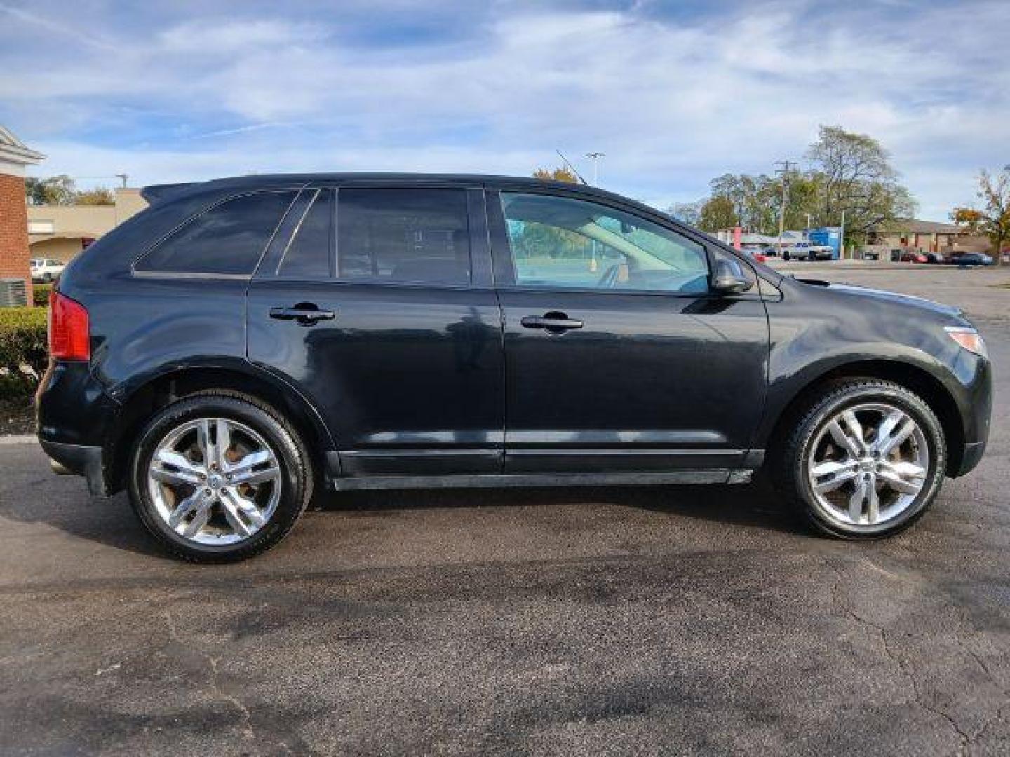 2012 Tuxedo Black Metallic Ford Edge SEL AWD (2FMDK4JC6CB) with an 3.5L V6 DOHC 24V engine, 6-Speed Automatic transmission, located at 1865 W 2nd St., Xenia, OH, 45385, (937) 372-7777, 39.681259, -83.961945 - Photo#3