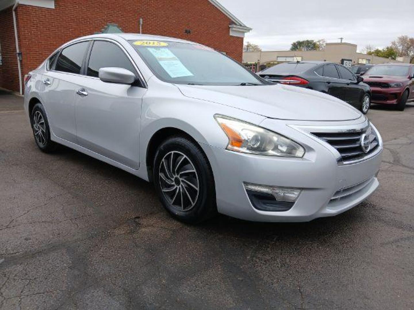 2015 Brilliant Silver Nissan Altima 2.5 (1N4AL3AP8FN) with an 2.5L L4 DOHC 16V engine, Continuously Variable Transmission transmission, located at 1865 W 2nd St., Xenia, OH, 45385, (937) 372-7777, 39.681259, -83.961945 - Photo#0