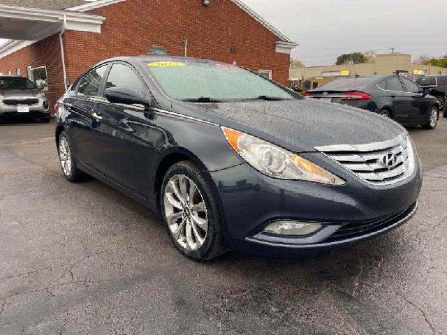 2013 Blue Hyundai Sonata SE Auto (5NPEC4AC3DH) with an 2.4L L4 DOHC 16V engine, 6-Speed Automatic transmission, located at 1865 W 2nd St., Xenia, OH, 45385, (937) 372-7777, 39.681259, -83.961945 - Photo#0