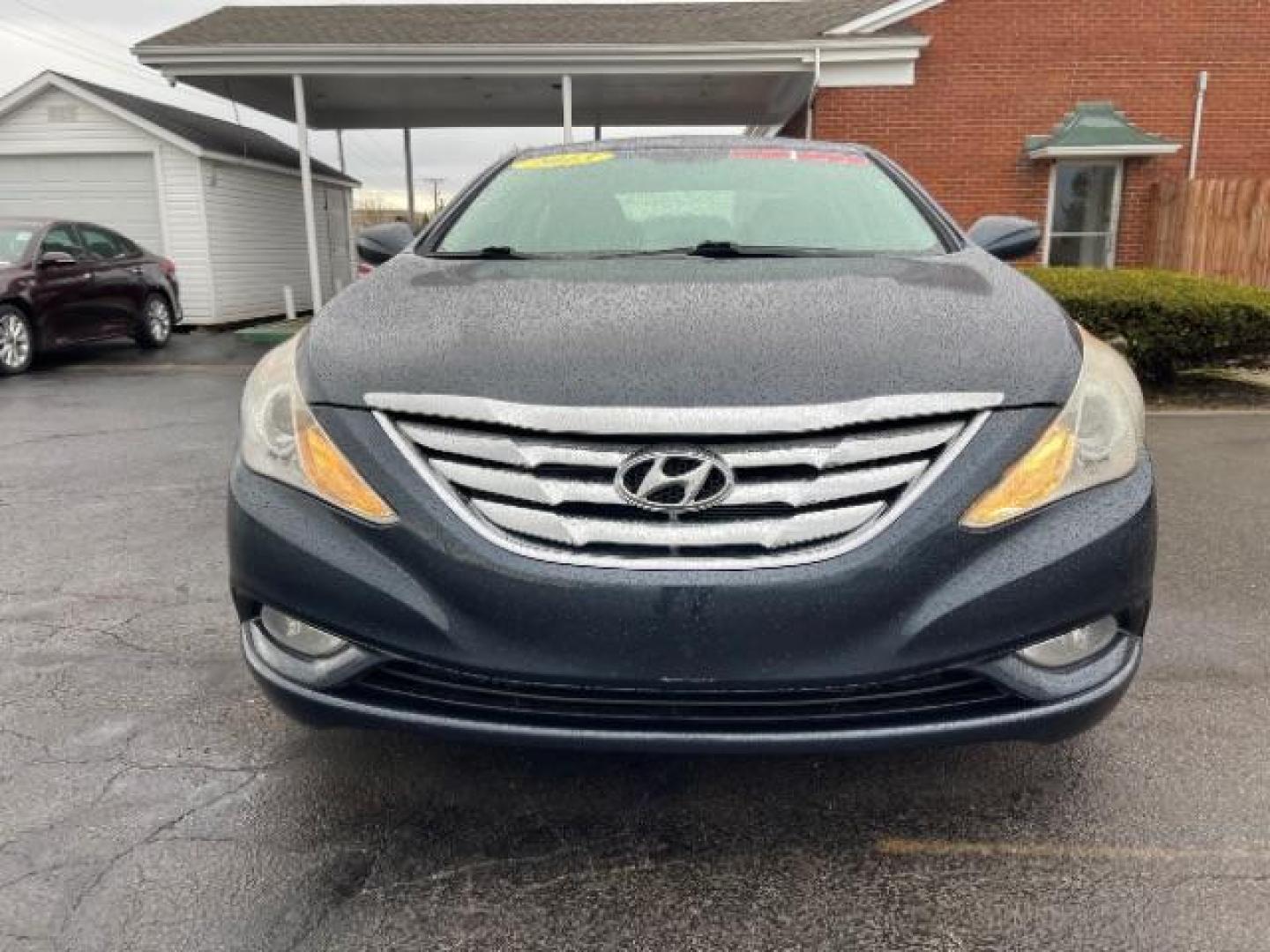 2013 Blue Hyundai Sonata SE Auto (5NPEC4AC3DH) with an 2.4L L4 DOHC 16V engine, 6-Speed Automatic transmission, located at 1865 W 2nd St., Xenia, OH, 45385, (937) 372-7777, 39.681259, -83.961945 - Photo#2