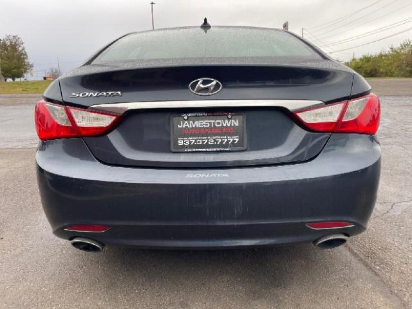 2013 Blue Hyundai Sonata SE Auto (5NPEC4AC3DH) with an 2.4L L4 DOHC 16V engine, 6-Speed Automatic transmission, located at 1865 W 2nd St., Xenia, OH, 45385, (937) 372-7777, 39.681259, -83.961945 - Photo#3