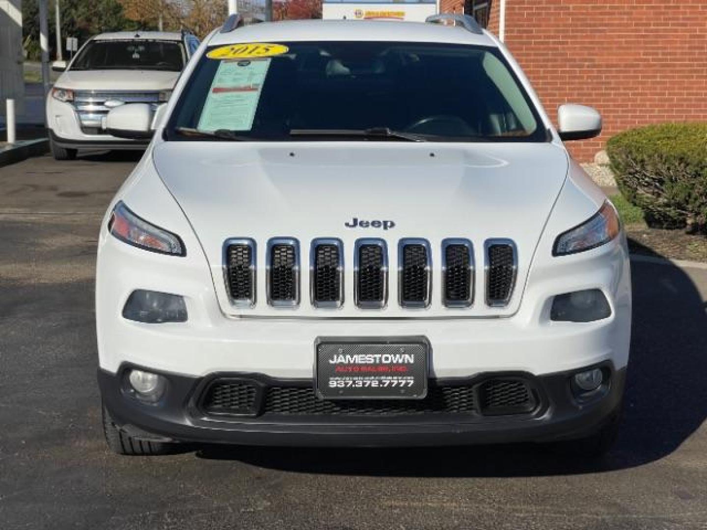 2015 Bright White Clearcoat Jeep Cherokee Latitude FWD (1C4PJLCB5FW) with an 2.4L L4 DOHC 16V engine, 9-Speed Automatic transmission, located at 1865 W 2nd St., Xenia, OH, 45385, (937) 372-7777, 39.681259, -83.961945 - Photo#2