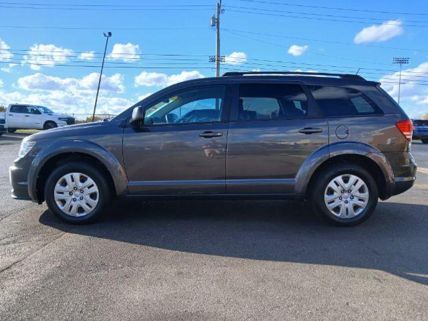 2016 Granite Crystal Metallic Clear Coat Dodge Journey SE (3C4PDCAB7GT) with an 2.4L L4 DOHC 16V engine, 4-Speed Automatic transmission, located at 1865 W 2nd St., Xenia, OH, 45385, (937) 372-7777, 39.681259, -83.961945 - Photo#2