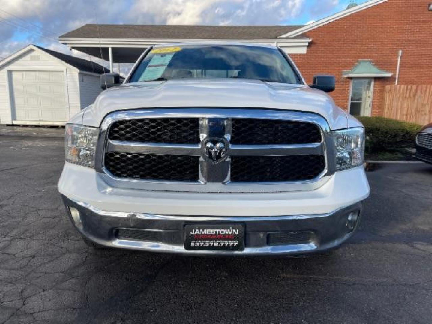 2017 Bright White Clear Coat RAM 1500 SLT Crew Cab SWB 4WD (1C6RR7LT7HS) with an 5.7L V8 OHV 16V engine, 8-Speed Automatic transmission, located at 1865 W 2nd St., Xenia, OH, 45385, (937) 372-7777, 39.681259, -83.961945 - Photo#4