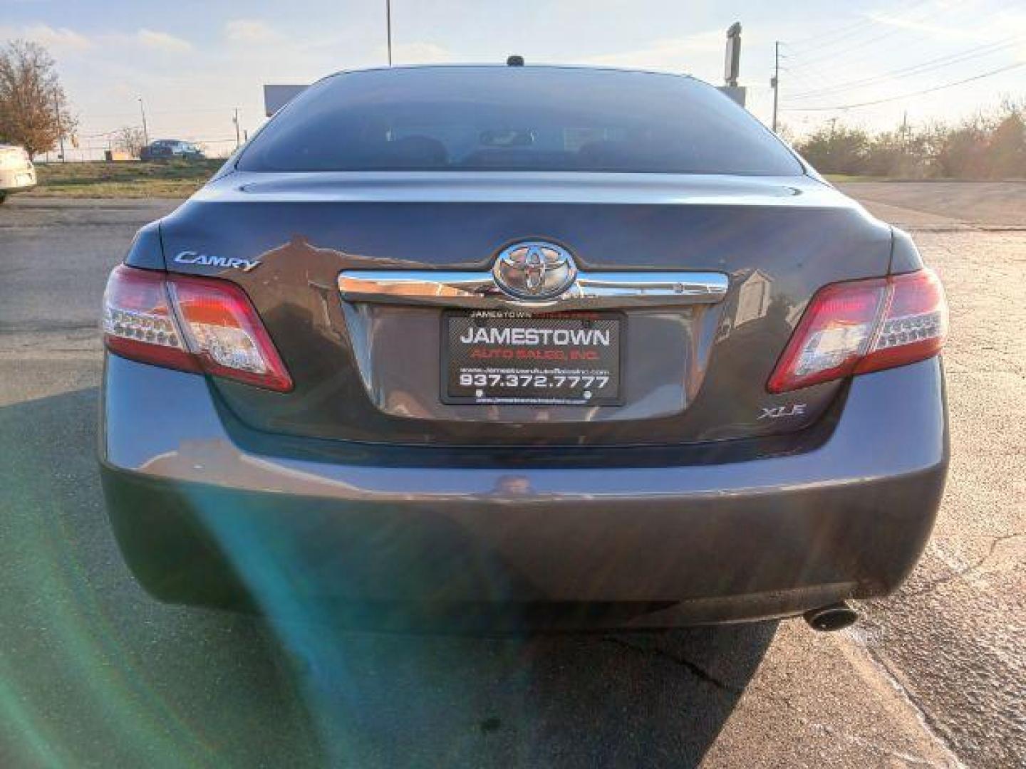 2010 Gray Toyota Camry XLE (4T1BF3EK4AU) , located at 1865 W 2nd St., Xenia, OH, 45385, (937) 372-7777, 39.681259, -83.961945 - Photo#5